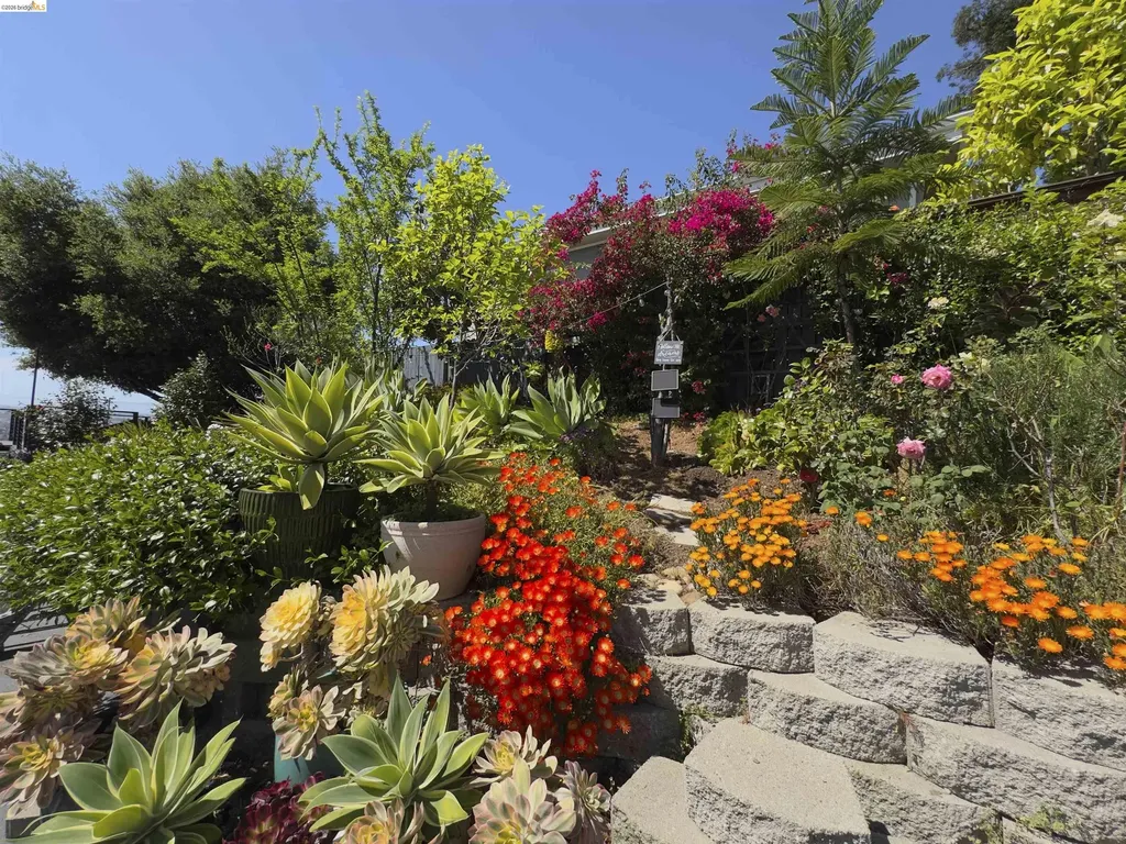 7907 Michigan Avenue Oakland CA 94605