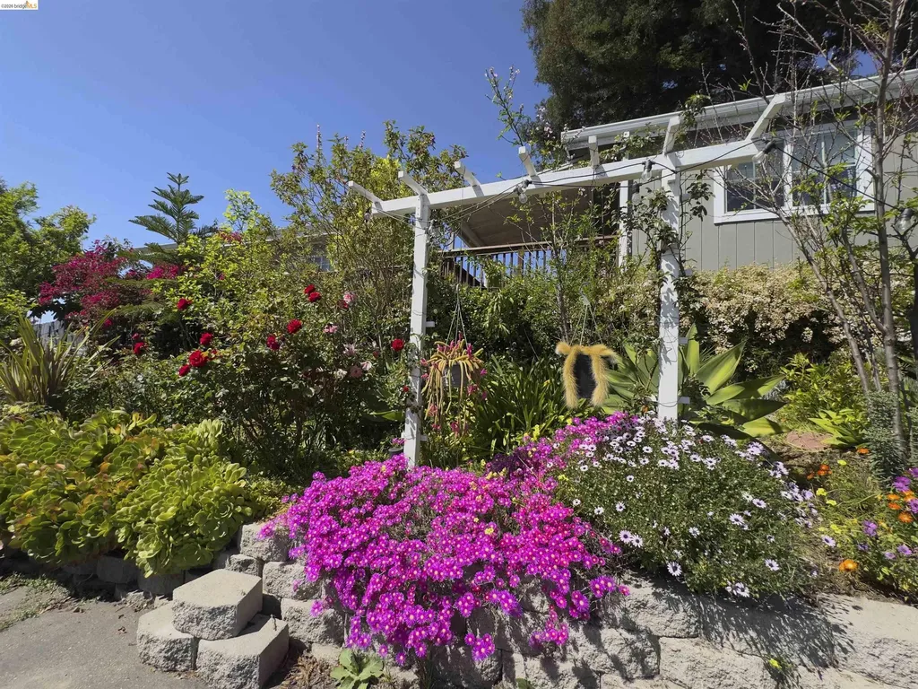 7907 Michigan Avenue Oakland CA 94605