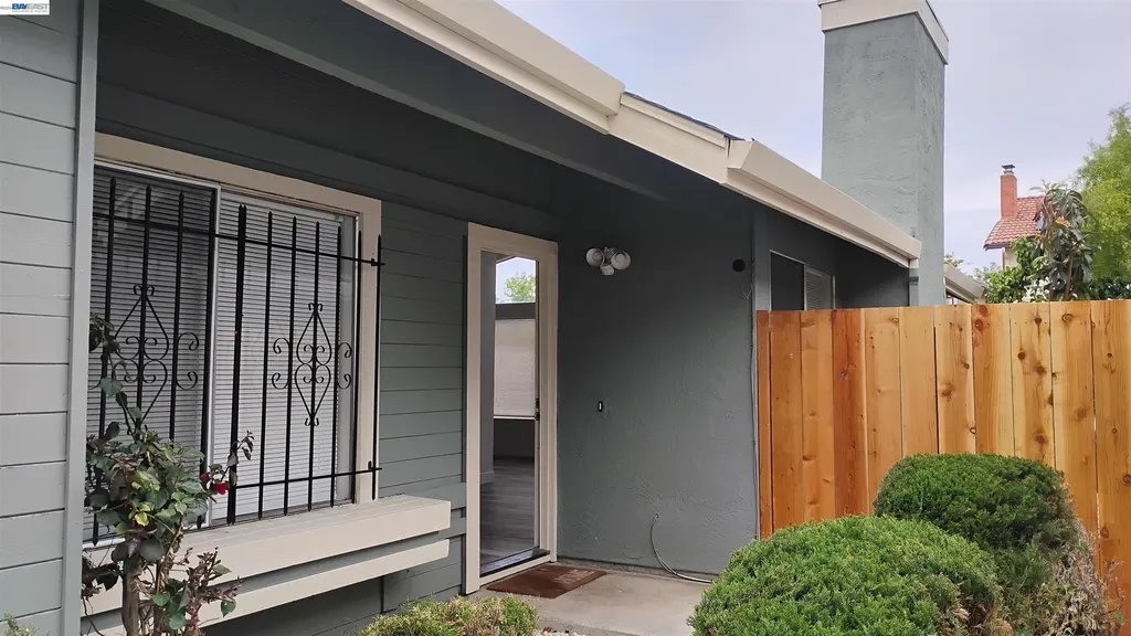 4266 Warbler Loop Fremont CA 94555
