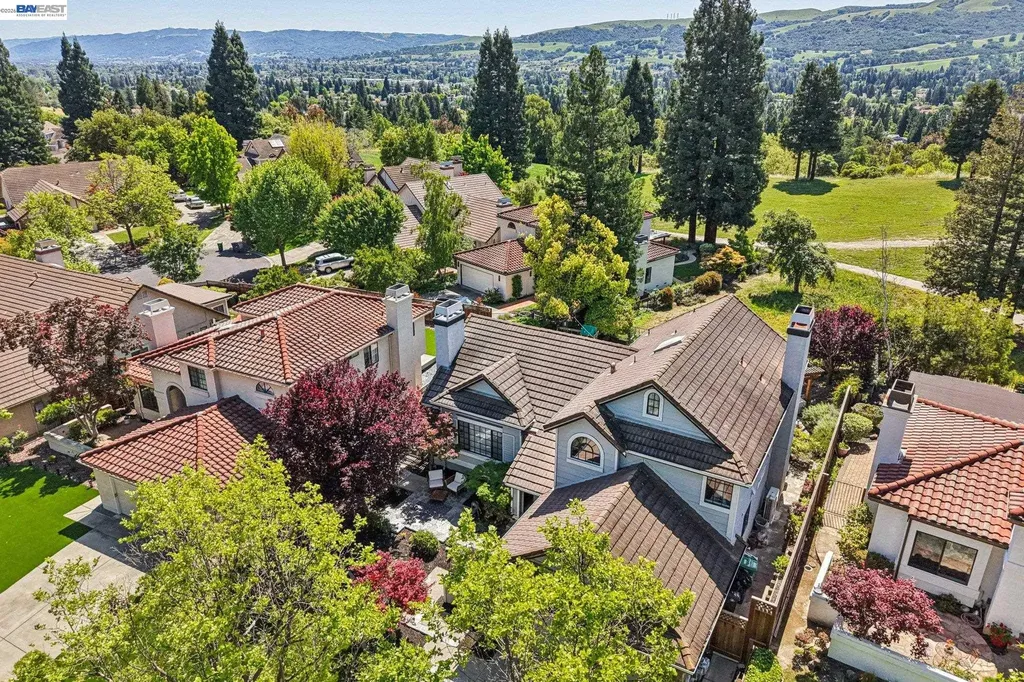 1095 Canyon Hills Road San Ramon CA 94582