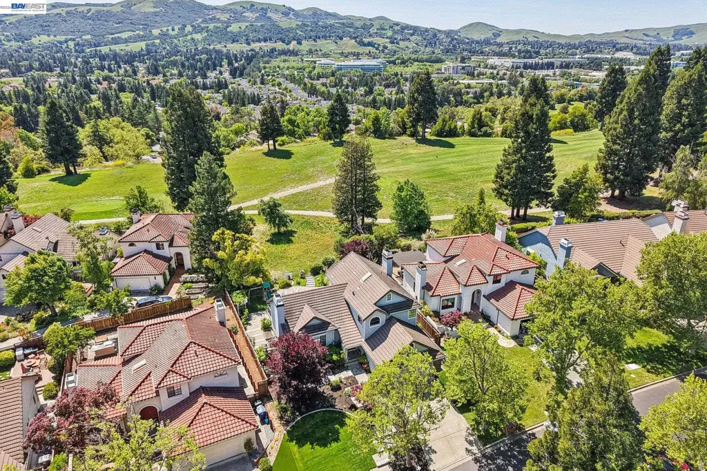 1095 Canyon Hills Road San Ramon CA 94582