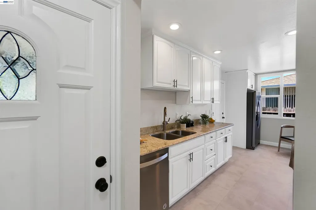 31032 Carroll Avenue Hayward CA 94544