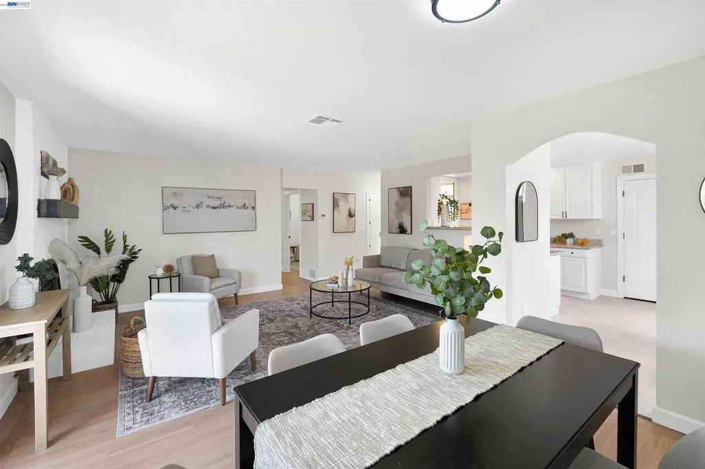 31032 Carroll Avenue Hayward CA 94544