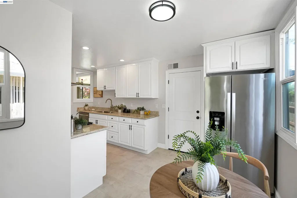 31032 Carroll Avenue Hayward CA 94544