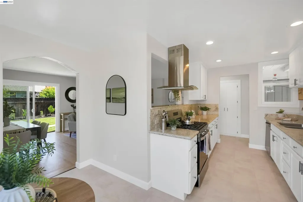31032 Carroll Avenue Hayward CA 94544