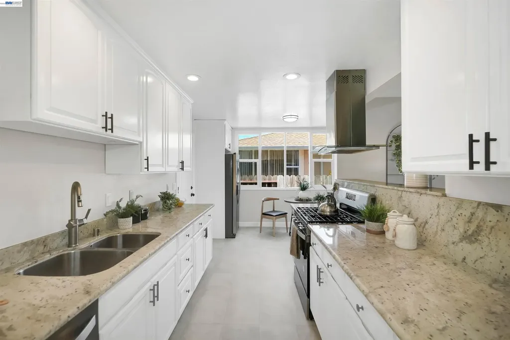 31032 Carroll Avenue Hayward CA 94544