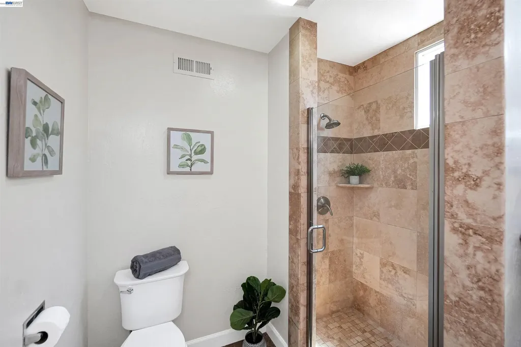 31032 Carroll Avenue Hayward CA 94544