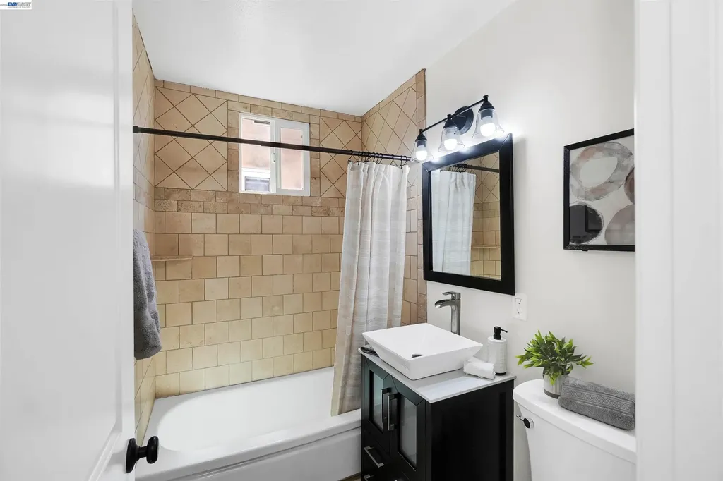 31032 Carroll Avenue Hayward CA 94544