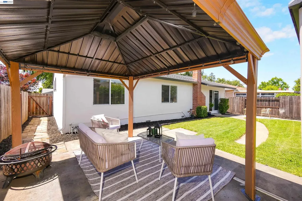 31032 Carroll Avenue Hayward CA 94544