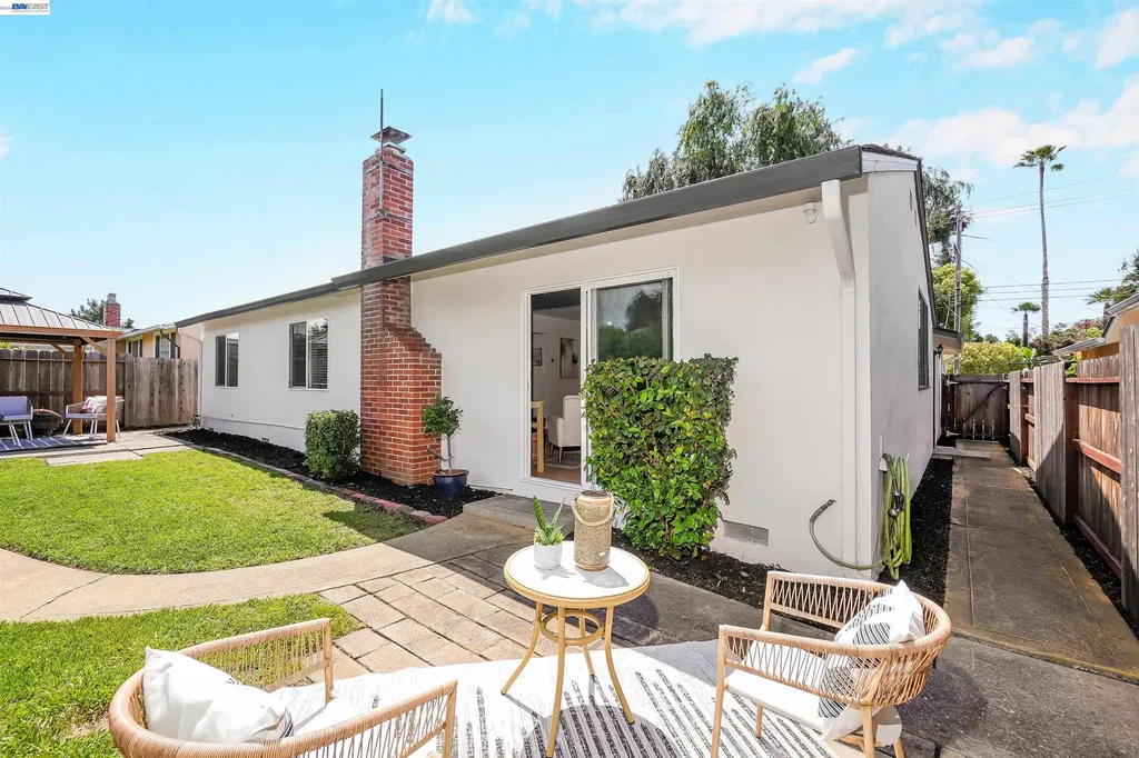 31032 Carroll Avenue Hayward CA 94544