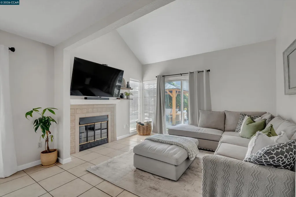400 Grovewood Loop Brentwood CA 94513