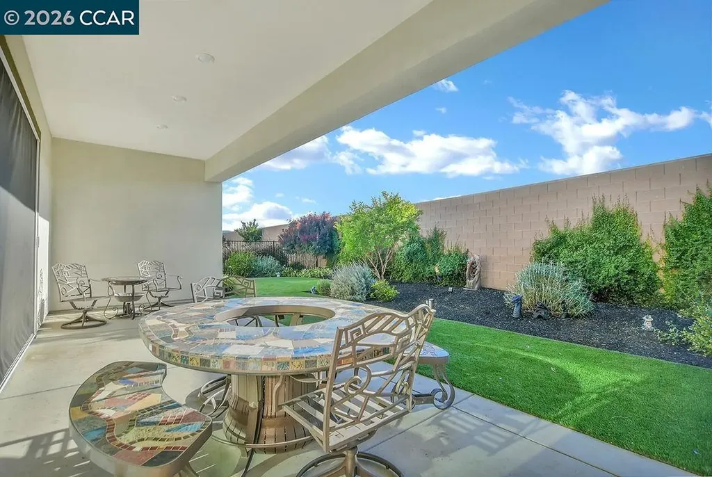 208 Chinook Drive Brentwood CA 94513