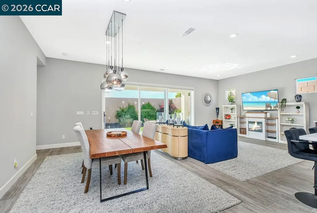 208 Chinook Drive Brentwood CA 94513