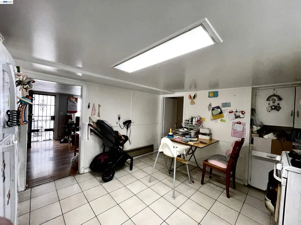 2517 Webb Avenue Alameda CA 94501