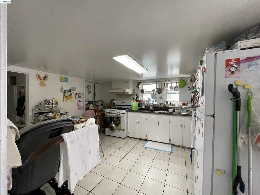 2517 Webb Avenue Alameda CA 94501