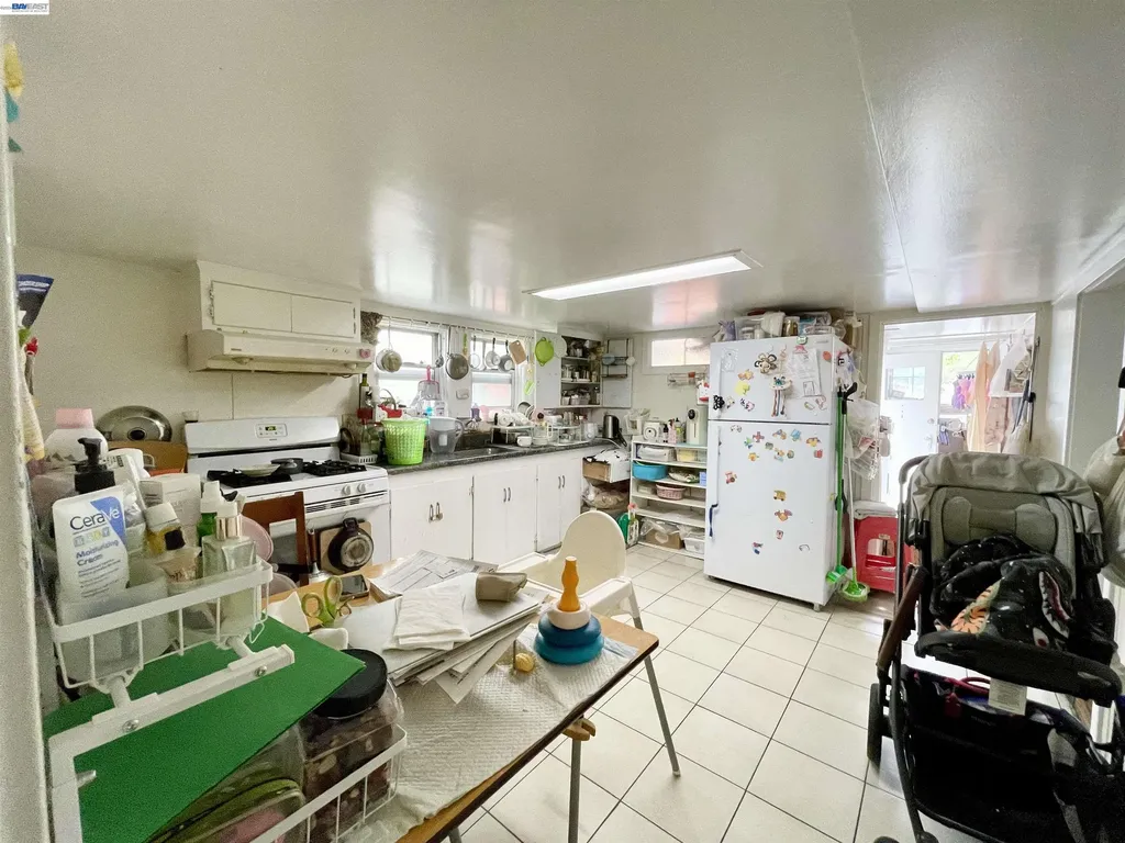 2517 Webb Avenue Alameda CA 94501
