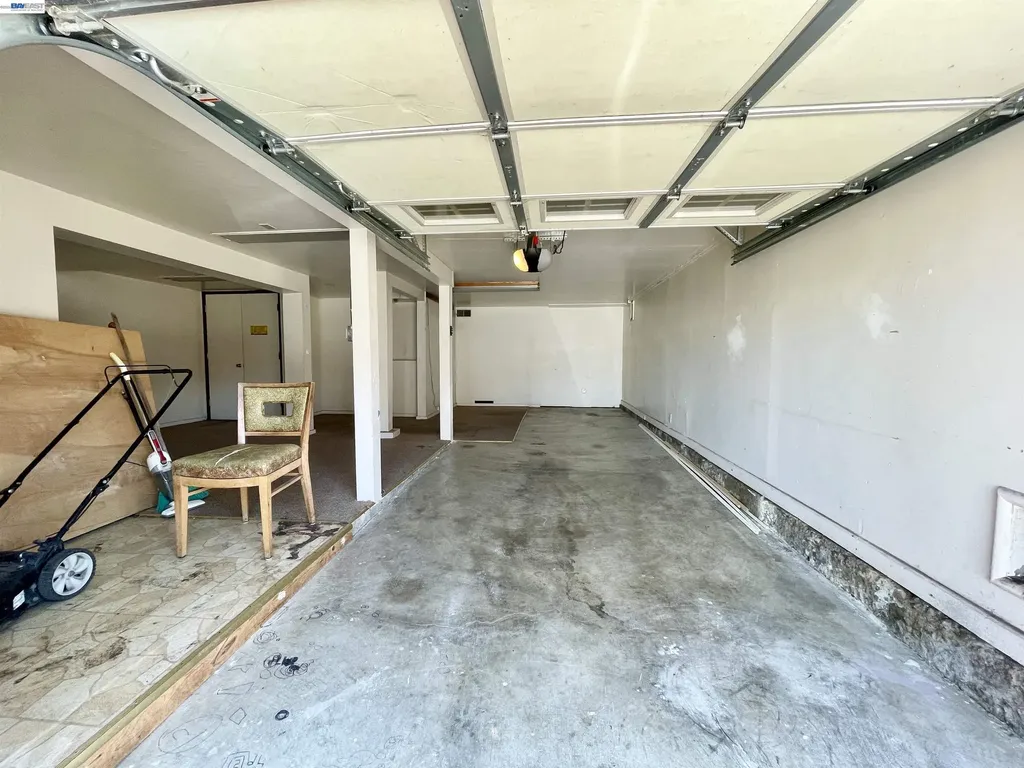2517 Webb Avenue Alameda CA 94501