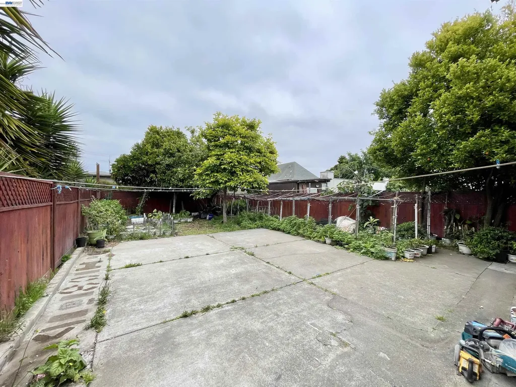 2517 Webb Avenue Alameda CA 94501
