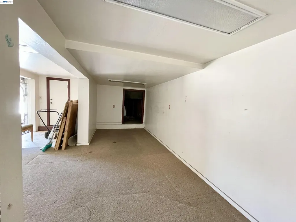 2517 Webb Avenue Alameda CA 94501