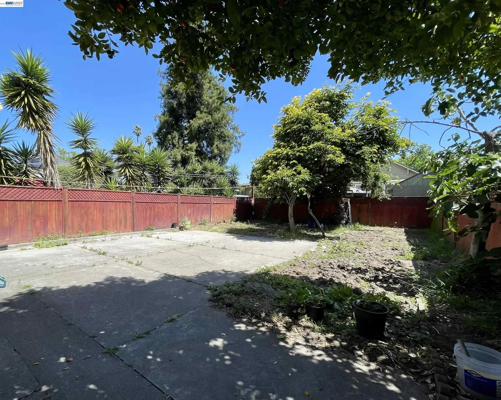 2517 Webb Avenue Alameda CA 94501