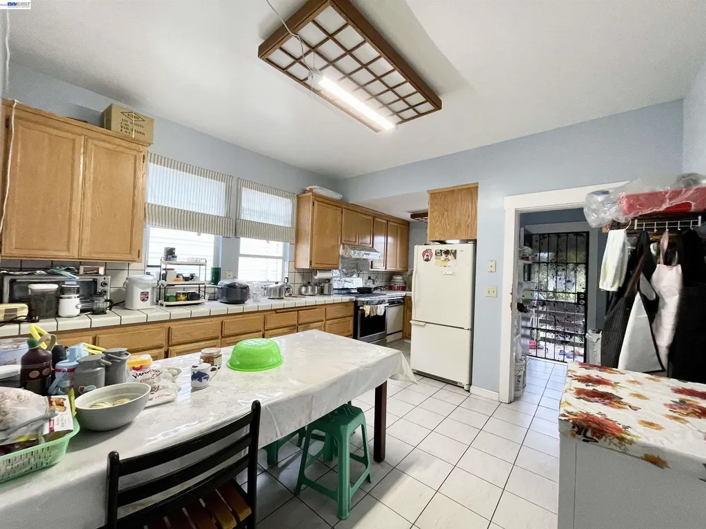 2517 Webb Avenue Alameda CA 94501