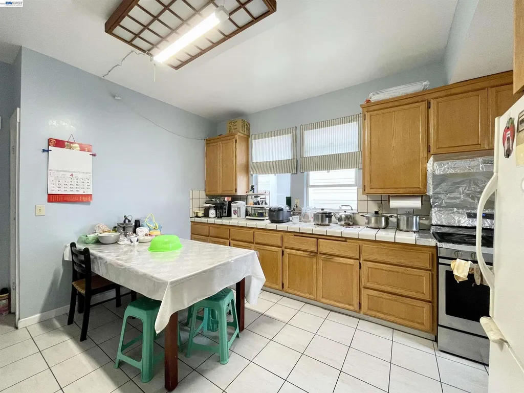 2517 Webb Avenue Alameda CA 94501