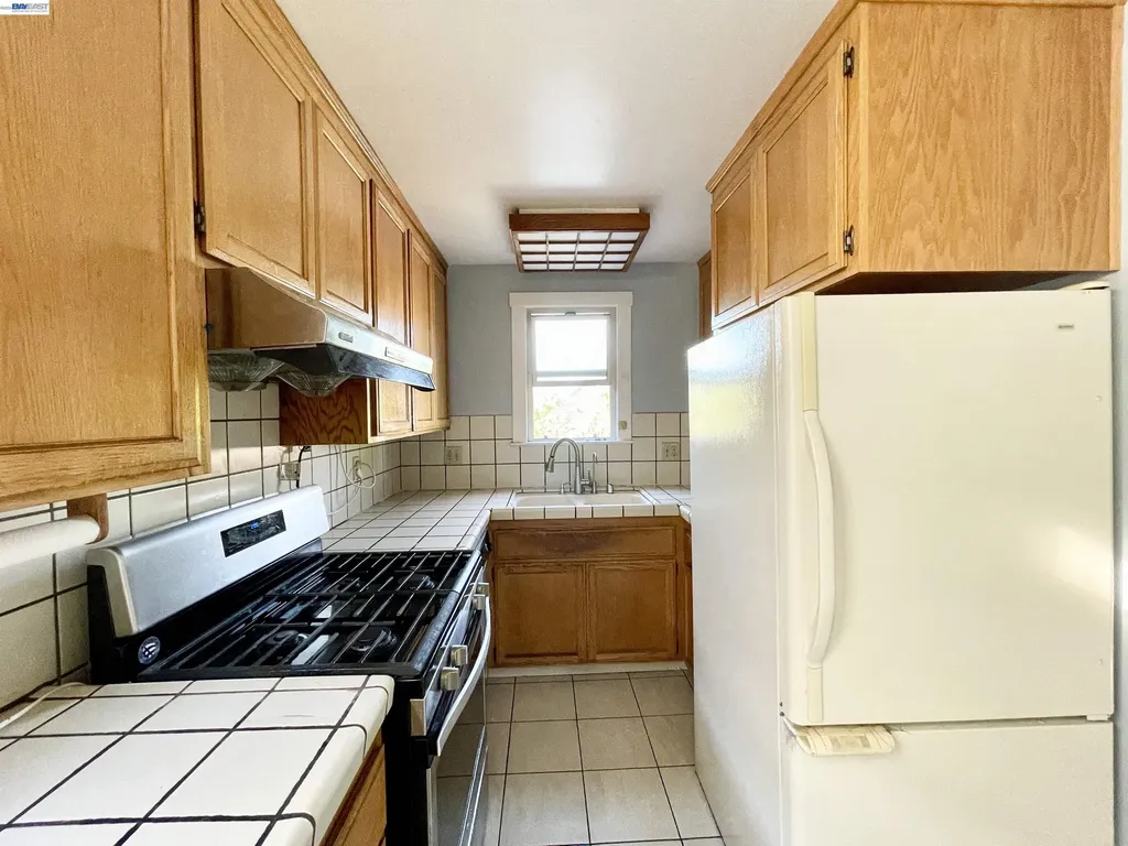 2517 Webb Avenue Alameda CA 94501