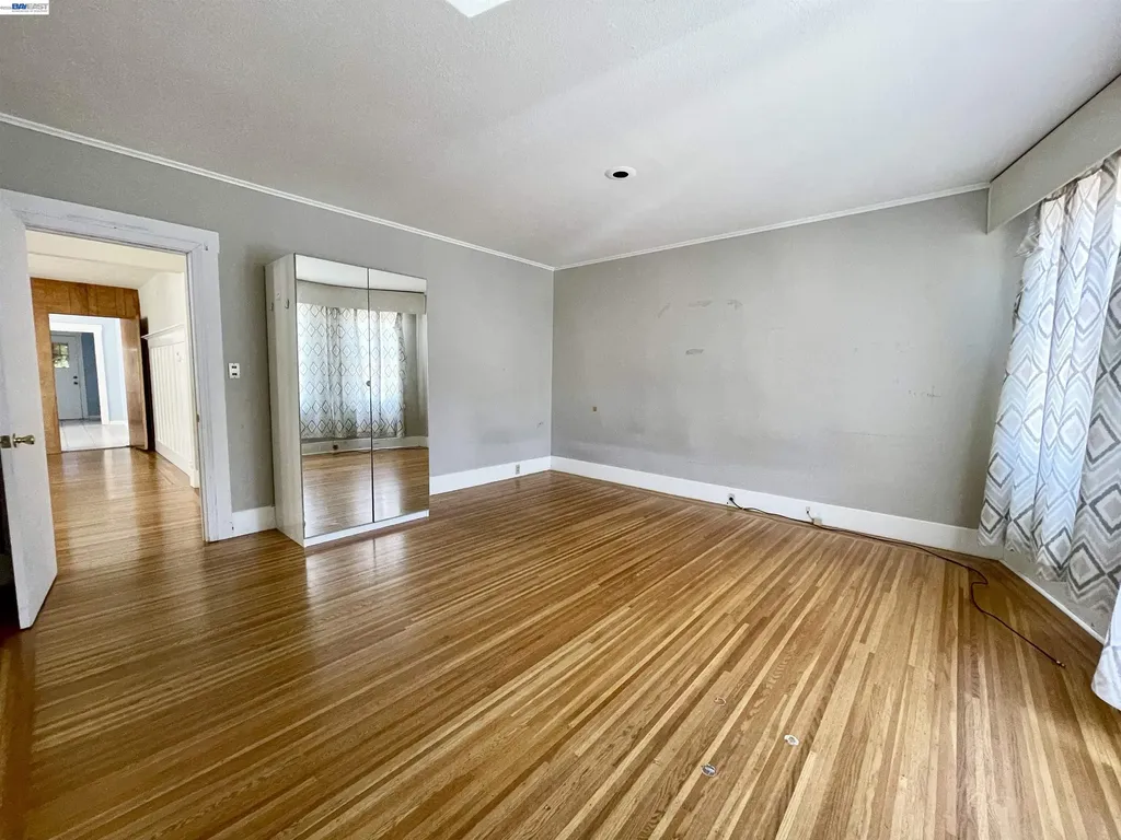 2517 Webb Avenue Alameda CA 94501