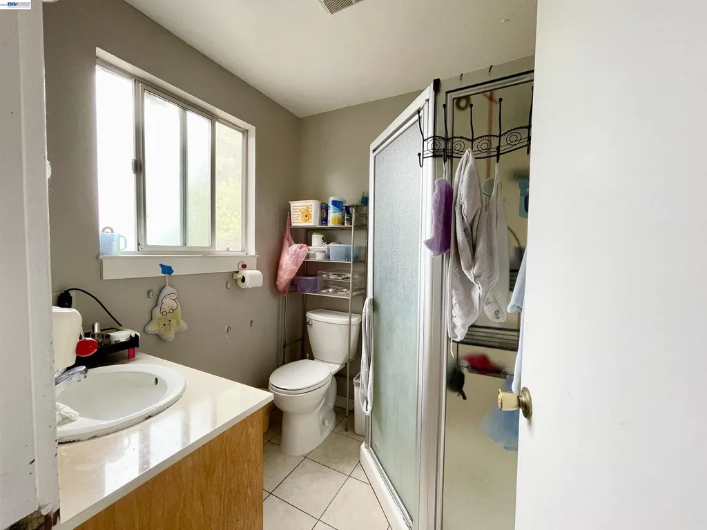 2517 Webb Avenue Alameda CA 94501