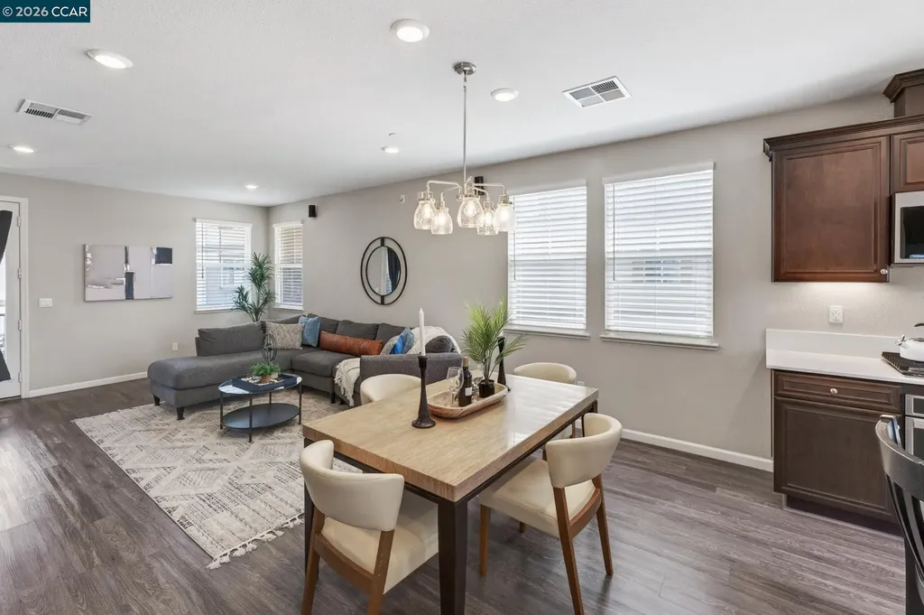 24552 Autumn Mist Way Hayward CA 94544