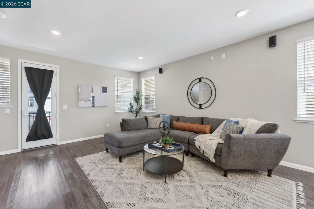 24552 Autumn Mist Way Hayward CA 94544