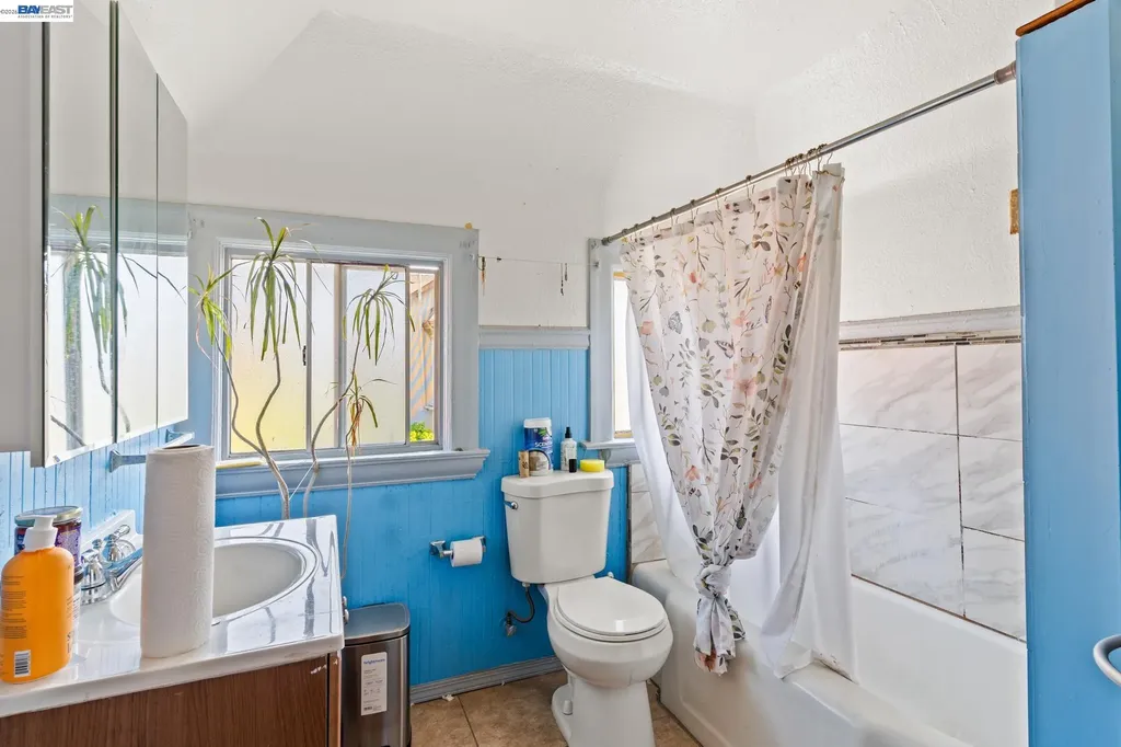 3856 West Street Oakland CA 94608