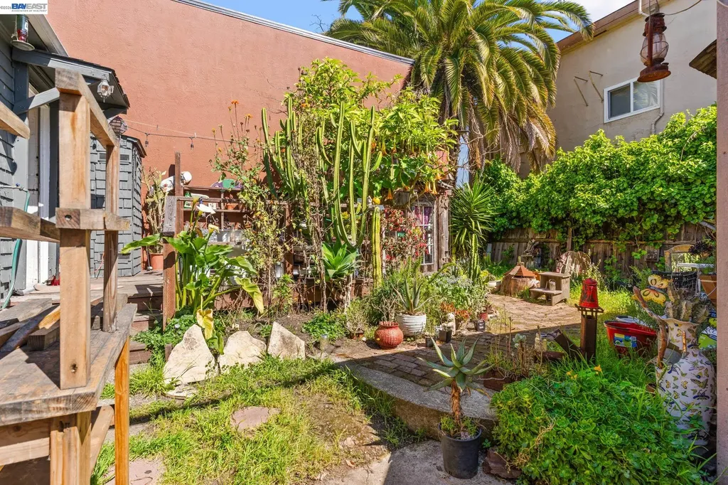 3856 West Street Oakland CA 94608