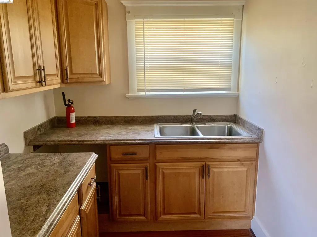 1028 61st Street Oakland CA 94608