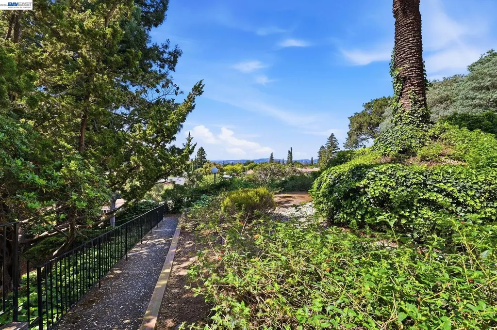 1510 E St # 23 Hayward CA 94541