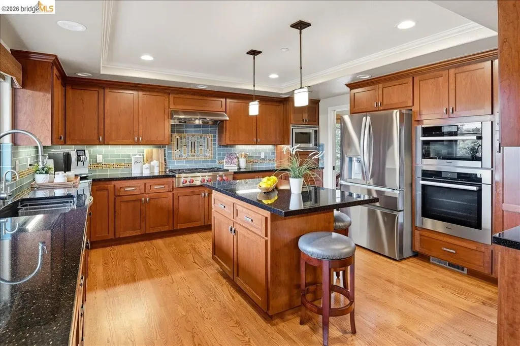 18100 De Souza Place Castro Valley CA 94546