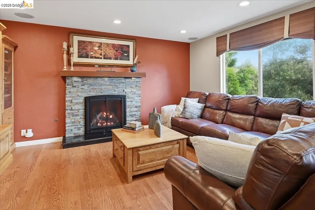 18100 De Souza Place Castro Valley CA 94546