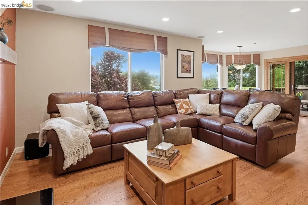 18100 De Souza Place Castro Valley CA 94546