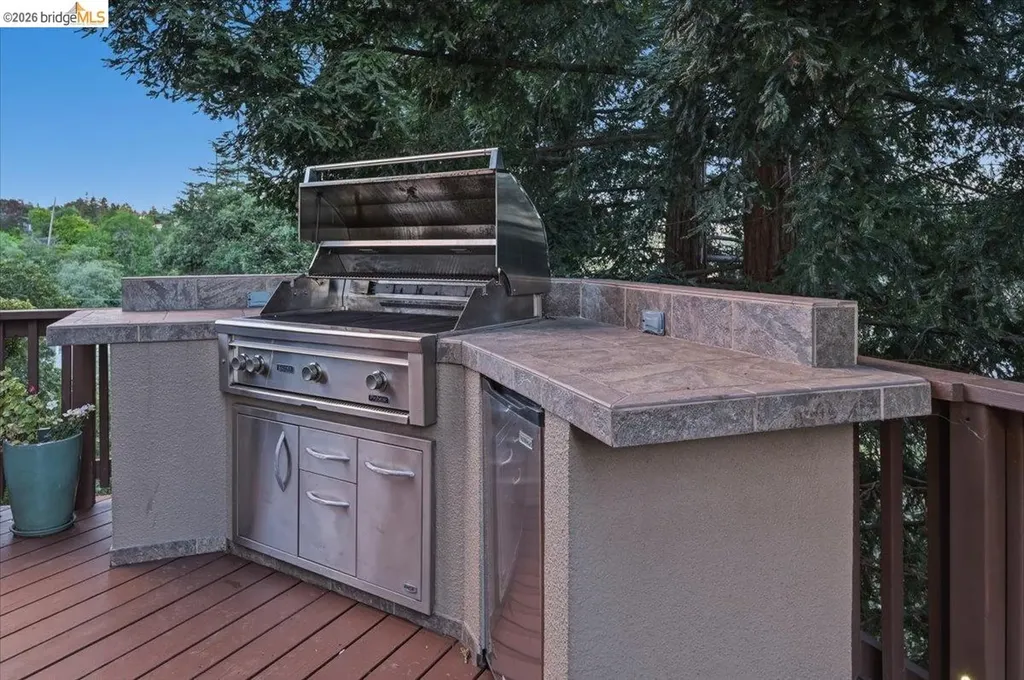 18100 De Souza Place Castro Valley CA 94546