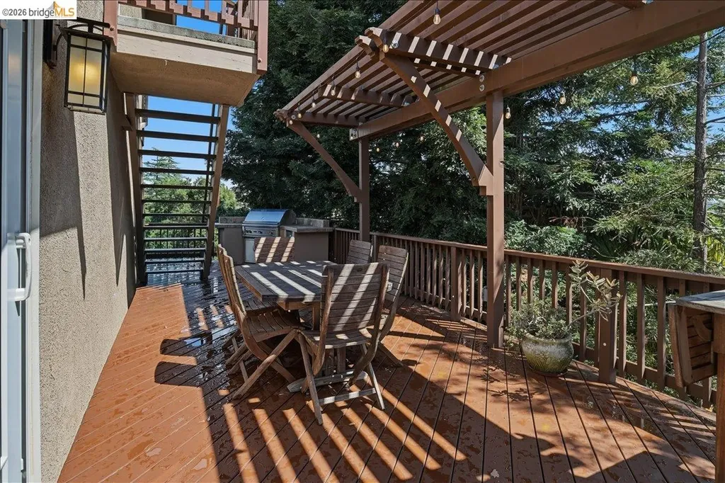 18100 De Souza Place Castro Valley CA 94546