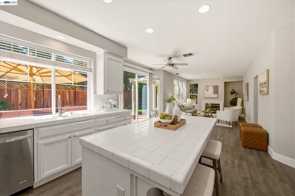 2057 Calle Ricardo Pleasanton CA 94566