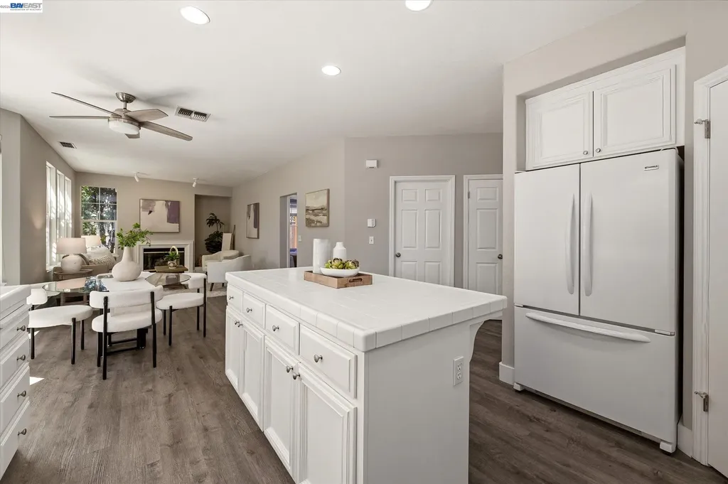 2057 Calle Ricardo Pleasanton CA 94566