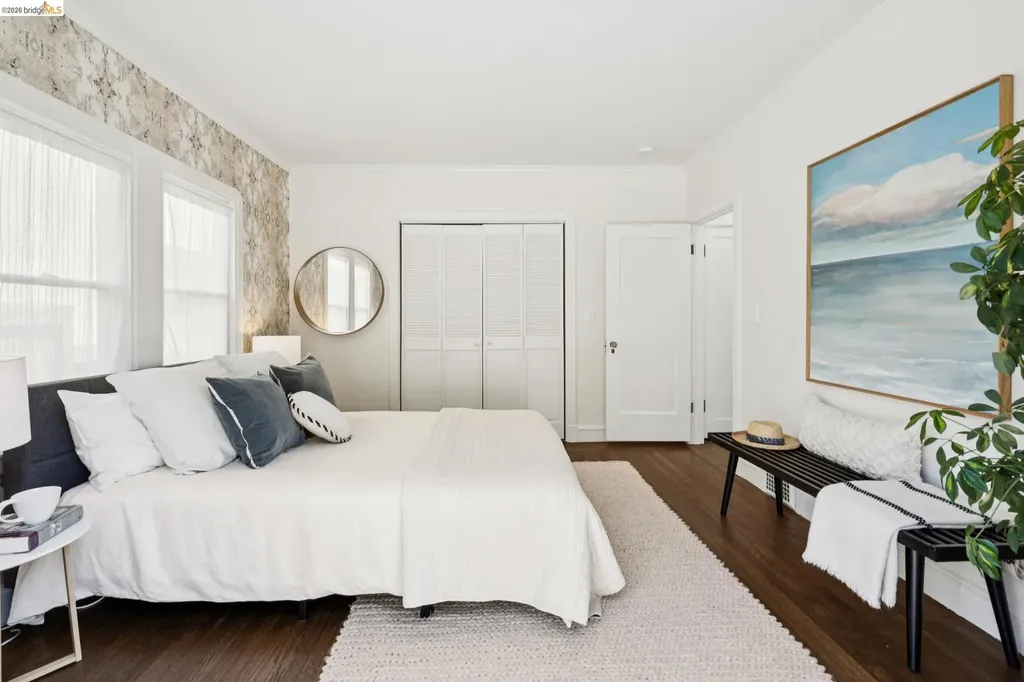 6720 Manor Crest Oakland CA 94618