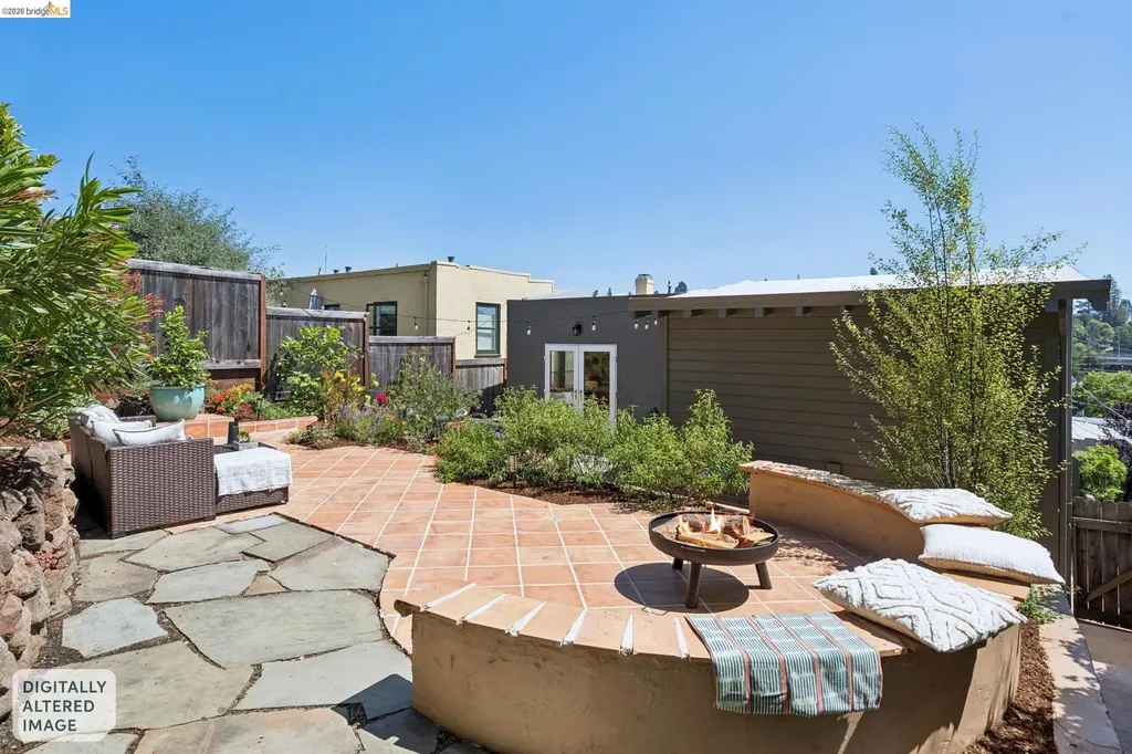 6720 Manor Crest Oakland CA 94618