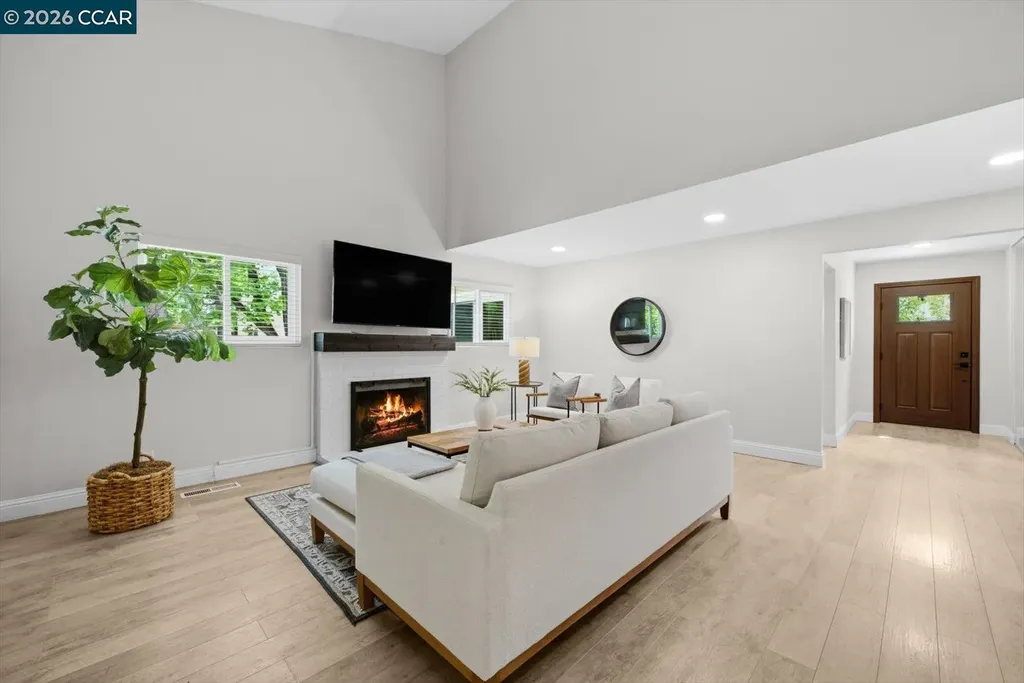 599 Mt Dell Drive Clayton CA 94517