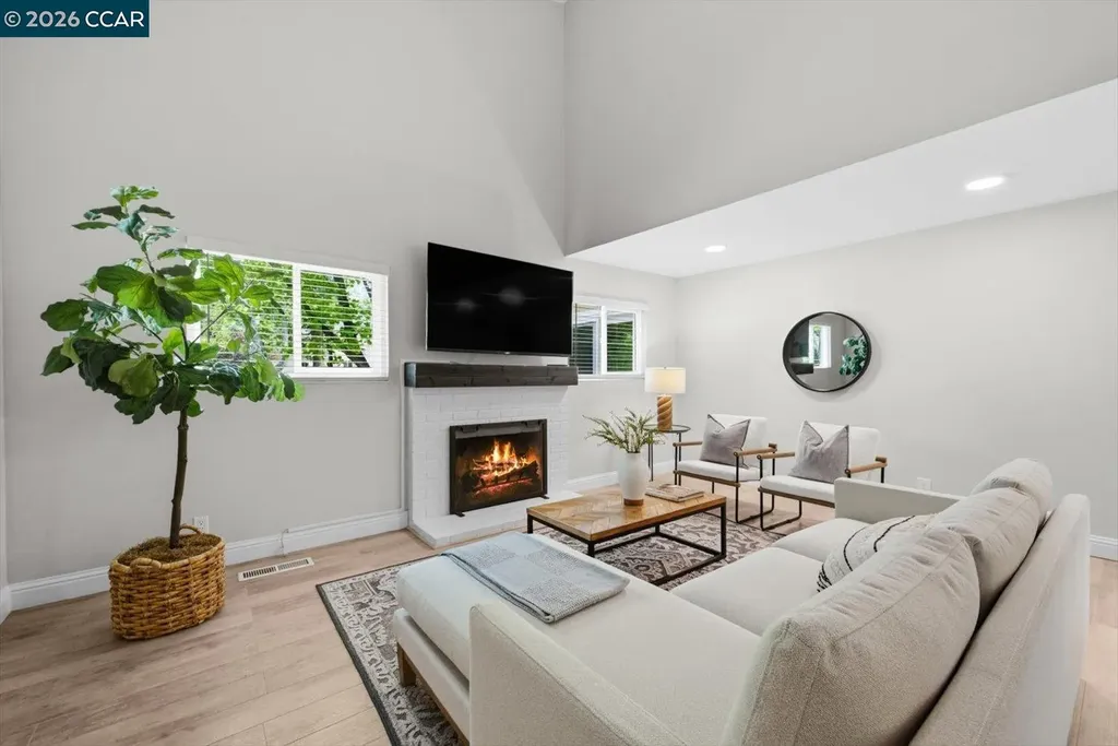599 Mt Dell Drive Clayton CA 94517