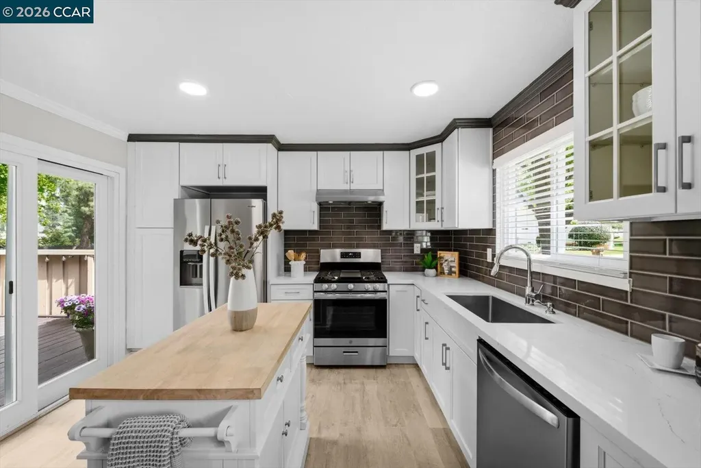 599 Mt Dell Drive Clayton CA 94517