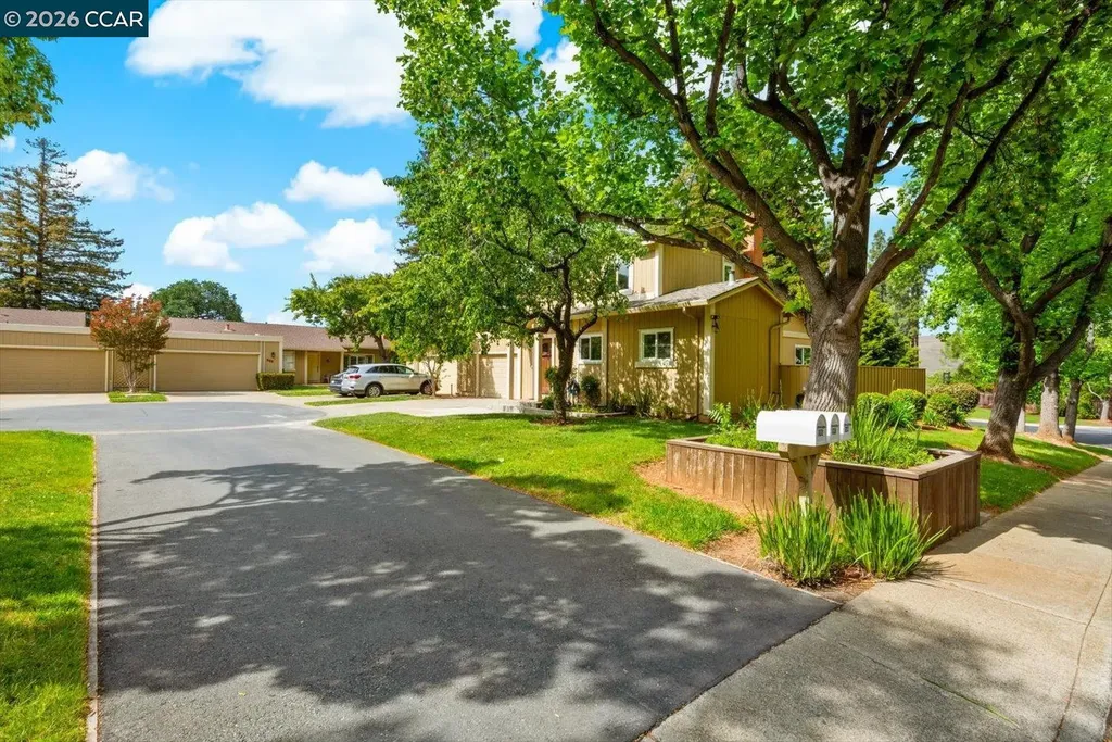599 Mt Dell Drive Clayton CA 94517