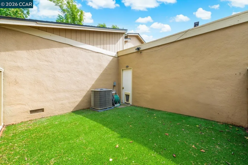 599 Mt Dell Drive Clayton CA 94517