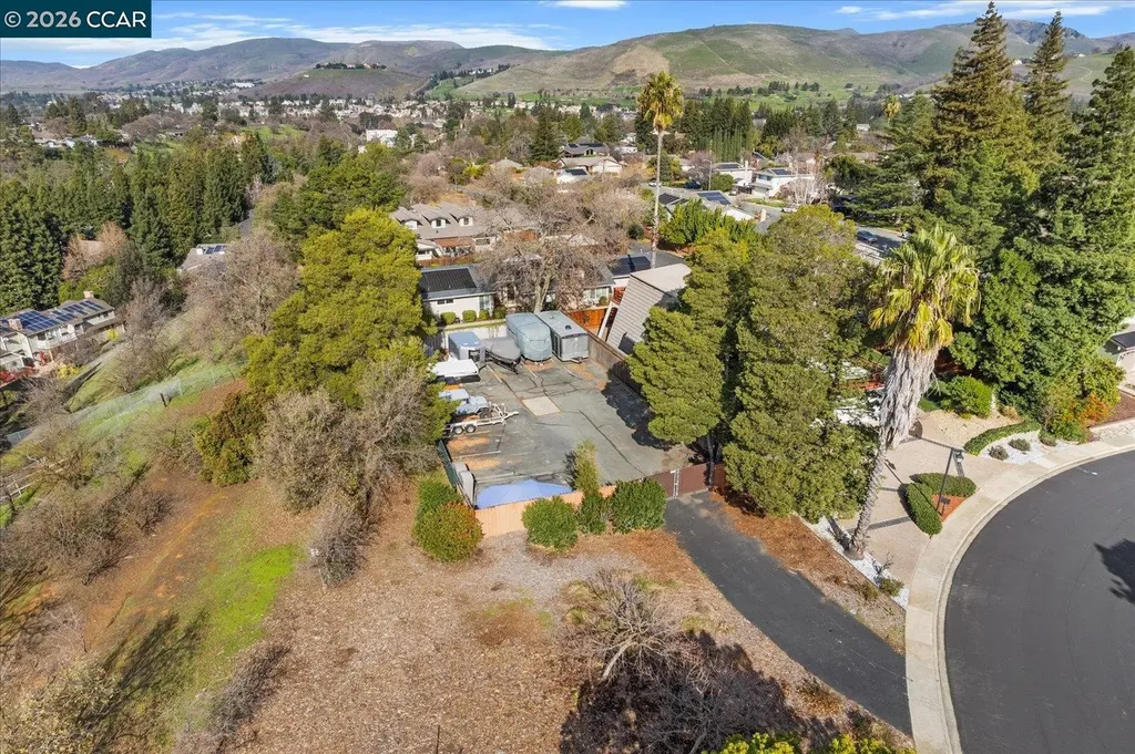 599 Mt Dell Drive Clayton CA 94517